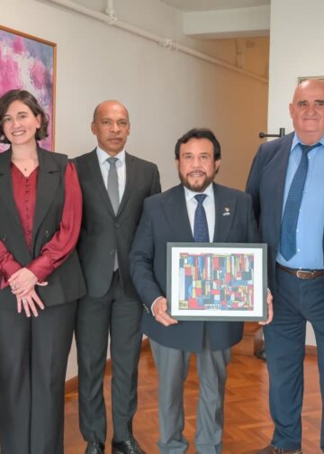 El Salvador y Uruguay promueven el intercambio de conocimientos en materia energética