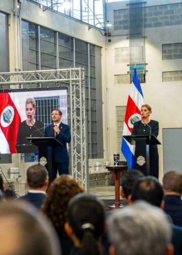 Laura Fernández agradece al Presidente Nayib Bukele por cooperación en seguridad