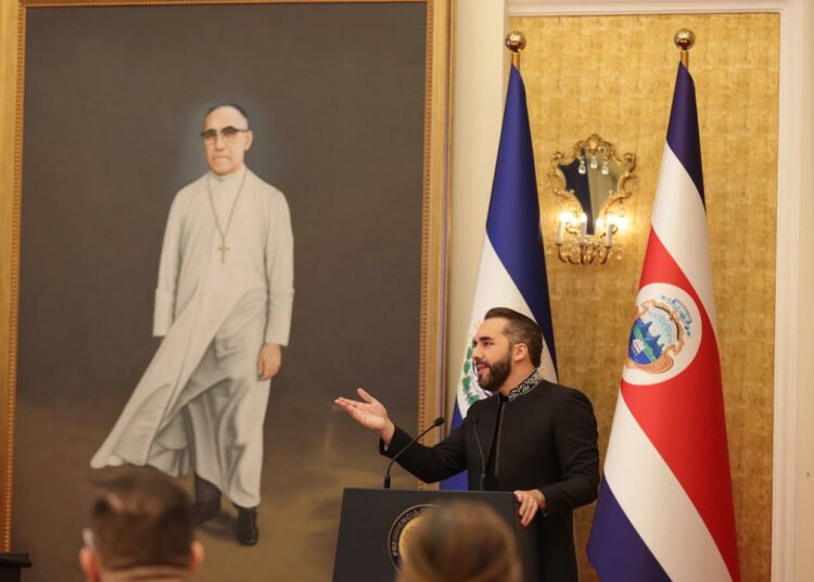Presidente Bukele explica las reformas contra las pandillas que propone compartir con Costa Rica