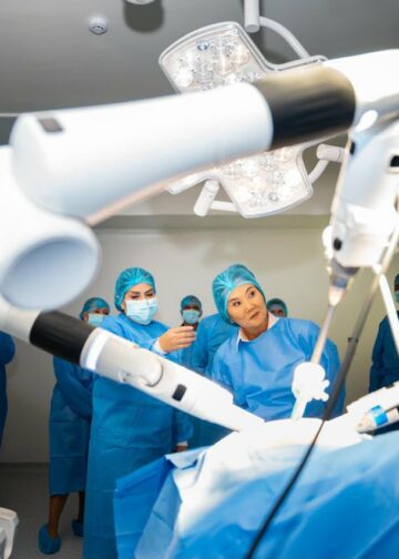 Presidenta de Perú conoce modernas instalaciones del Nuevo Hospital Rosales