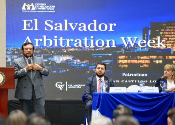 Vicepresidente Ulloa destaca la innovación tecnológica y la modernización del arbitraje