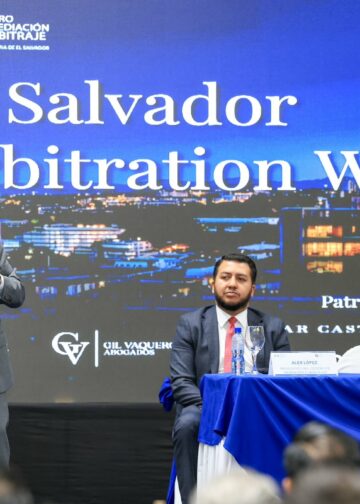 Vicepresidente Ulloa destaca la innovación tecnológica y la modernización del arbitraje