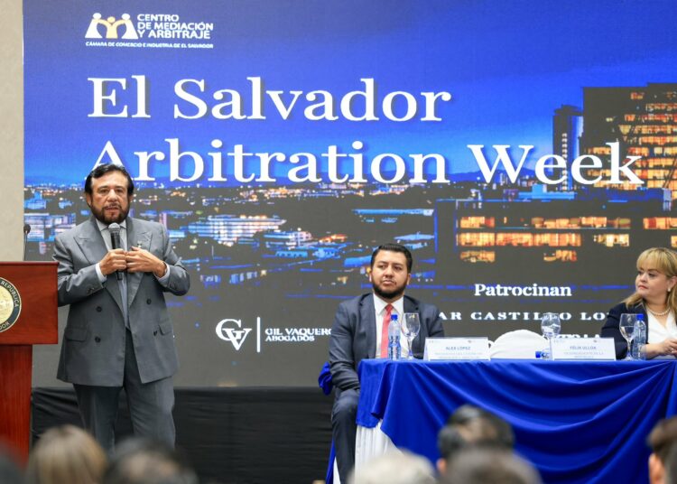 Vicepresidente Ulloa destaca la innovación tecnológica y la modernización del arbitraje