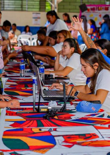 Ciudadanos de Santa Ana Centro son beneficiados con feria Integra