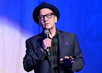 Rob Schneider destaca cambios en la seguridad de El Salvador