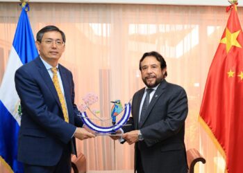 Vicepresidente Ulloa reconoce labor del embajador de China tras finalizar su misión en El Salvador