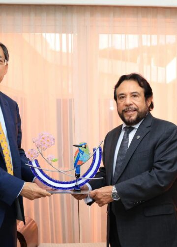 Vicepresidente Ulloa reconoce labor del embajador de China tras finalizar su misión en El Salvador
