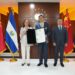 Alexandra Hill entrega máxima distinción nacional al embajador chino Zhang Yanhui