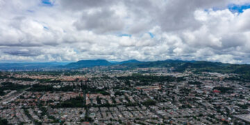 Cielo nublado y probabilidades de lluvias marcarán el clima de este jueves
