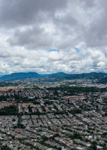 Cielo nublado y probabilidades de lluvias marcarán el clima de este jueves