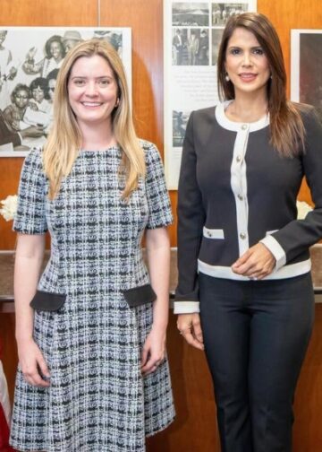 Milena Mayorga aborda becas Fulbright y cooperación deportiva con funcionaria de Estados Unidos