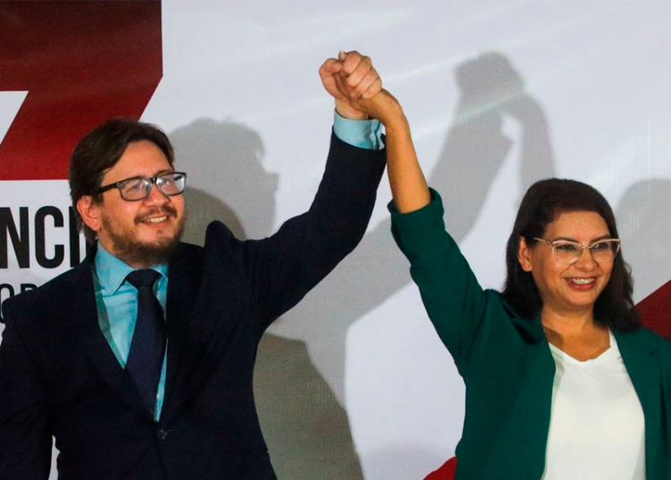 Madaí Santos compara con perros a sus críticos