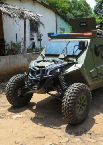 El Salvador mantiene operativo de gran escala para rescatar a cuatro militares en Haití