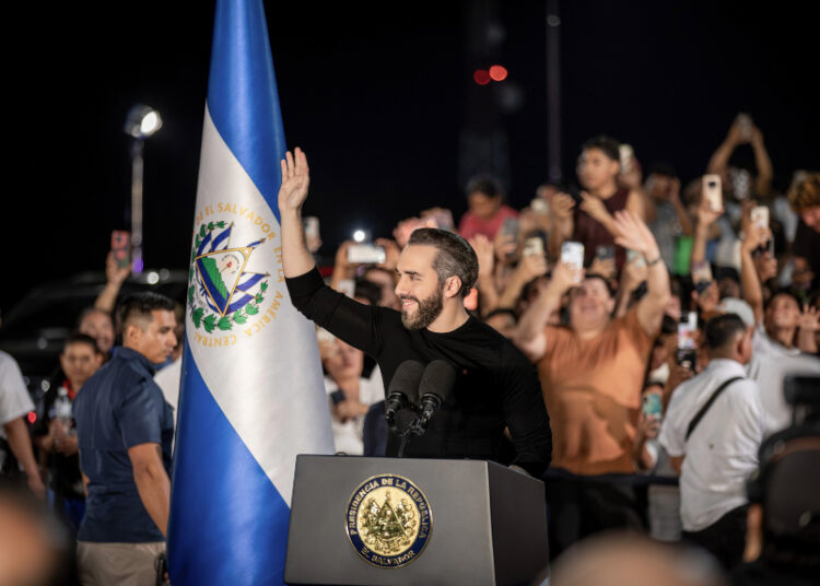 El 94 % de los salvadoreños aprueba la gestión del presidente Bukele, según CID Gallup