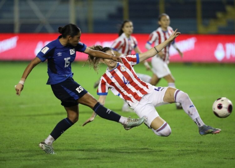 Del 2-0 al 2-3: Paraguay remonta ante la Selecta Femenina en el Estadio Cuscatlán