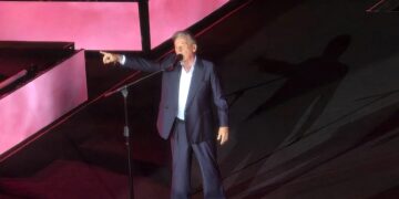 Ricardo Montaner hace vibrar El Salvador con una noche de nostalgia y romance