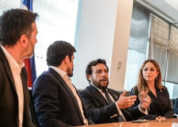 Vicepresidente Ulloa impulsa intercambio tecnológico entre El Salvador y Uruguay