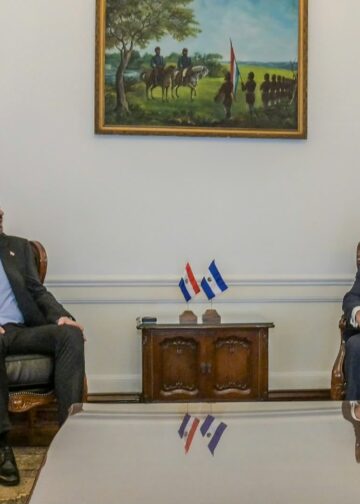 Vicepresidente Ulloa fortalece lazos de amistad con Paraguay