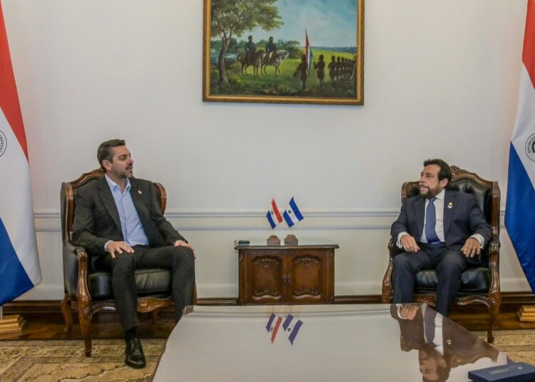 Vicepresidente Ulloa fortalece lazos de amistad con Paraguay