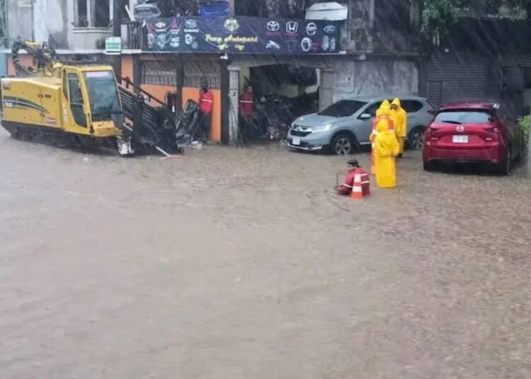 Lluvias provocan emergencias y movilizan equipos de rescate en El Salvador