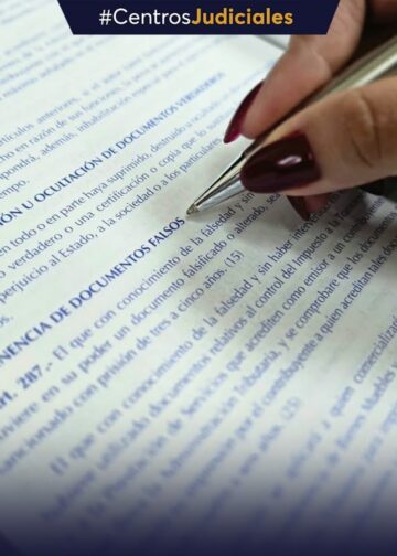 Mujer procesada por presunto falsificado de constancias médicas
