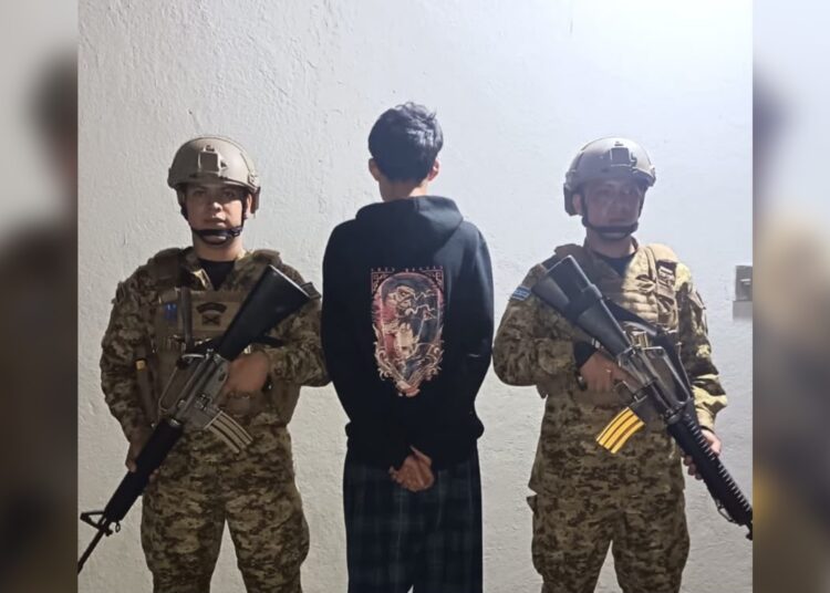 Menor de edad que distribuía marihuana en La Libertad Centro es detenido 